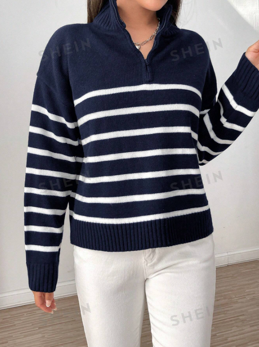 Navy/white loose knit zipper